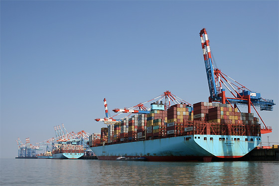 An der Stromkaje in Bremerhaven liegen die größten Container-Riesen der Welt An der Stromkaje in Bremerhaven liegen die größten Container-Riesen der Welt